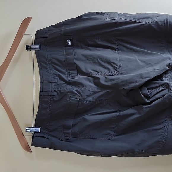 REI Women's Green Relaxed Fit Adjustable Waist Zip Off Outdoor Pants, Size 14 P - Picture 6 of 11